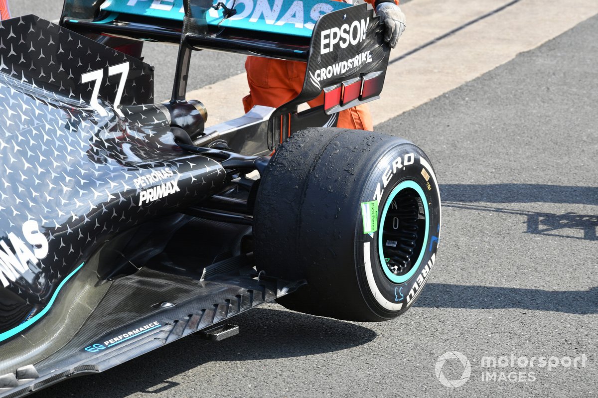 The worn rear tyre on the car of Valtteri Bottas, Mercedes F1 W11, 3rd position