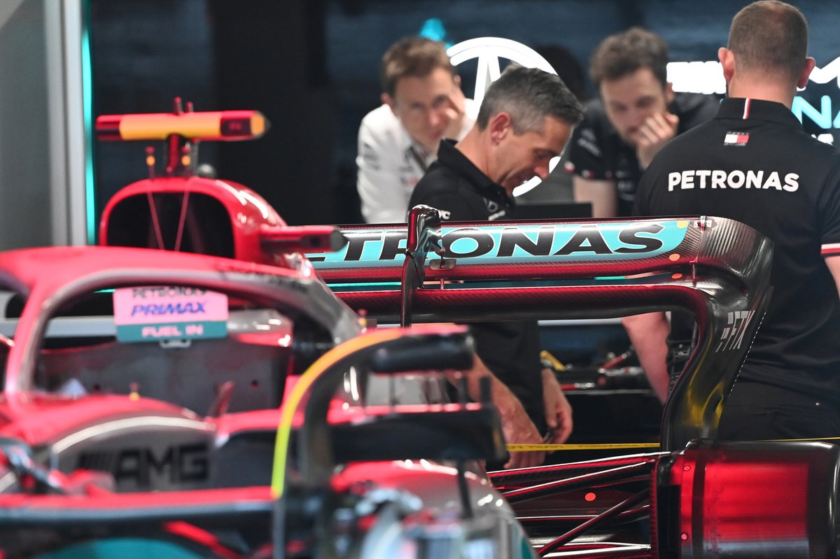 Alerón trasero del Mercedes W13
