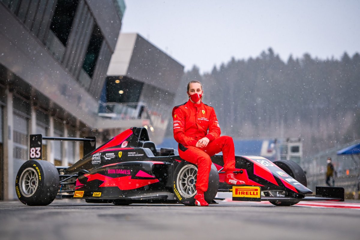 Ferrari-juniore Maya Weug racet in 2021 namens Iron Lynx in het Italiaans Formule 4