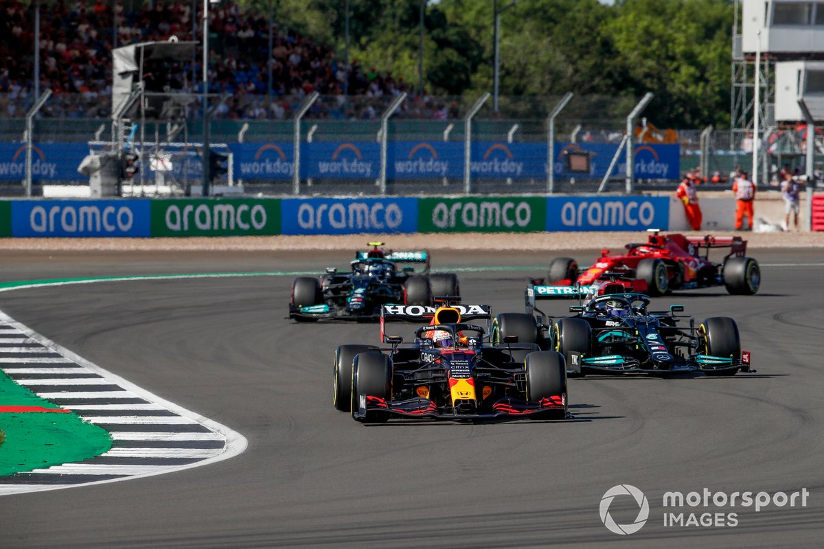 Max Verstappen, Red Bull Racing RB16B, Lewis Hamilton, Mercedes W12, Valtteri Bottas, Mercedes W12, dan Charles Leclerc, Ferrari SF21