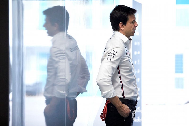 Руководитель Mercedes AMG F1 Тото Вольф