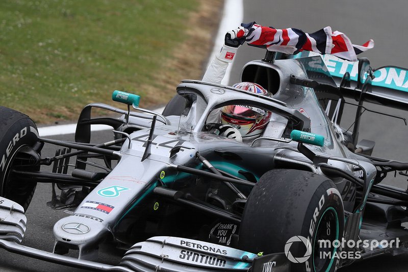 Race winner Lewis Hamilton, Mercedes AMG F1 W10 with a flag
