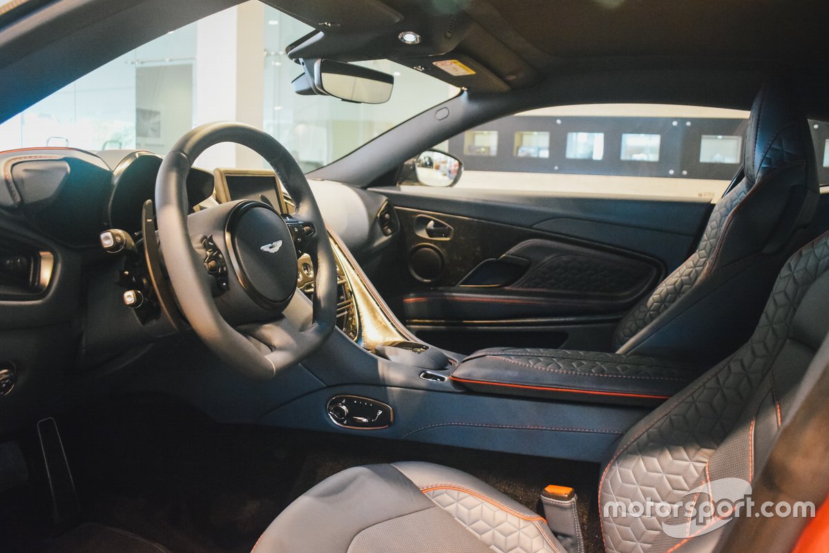 Aston Martin DBS Superleggera van Max Verstappen