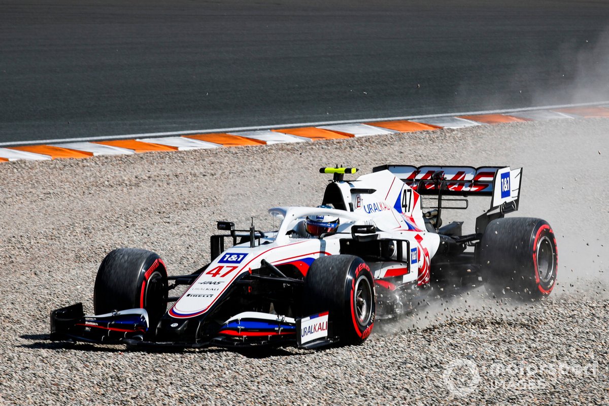 Mick Schumacher, Haas VF-21, di gravel