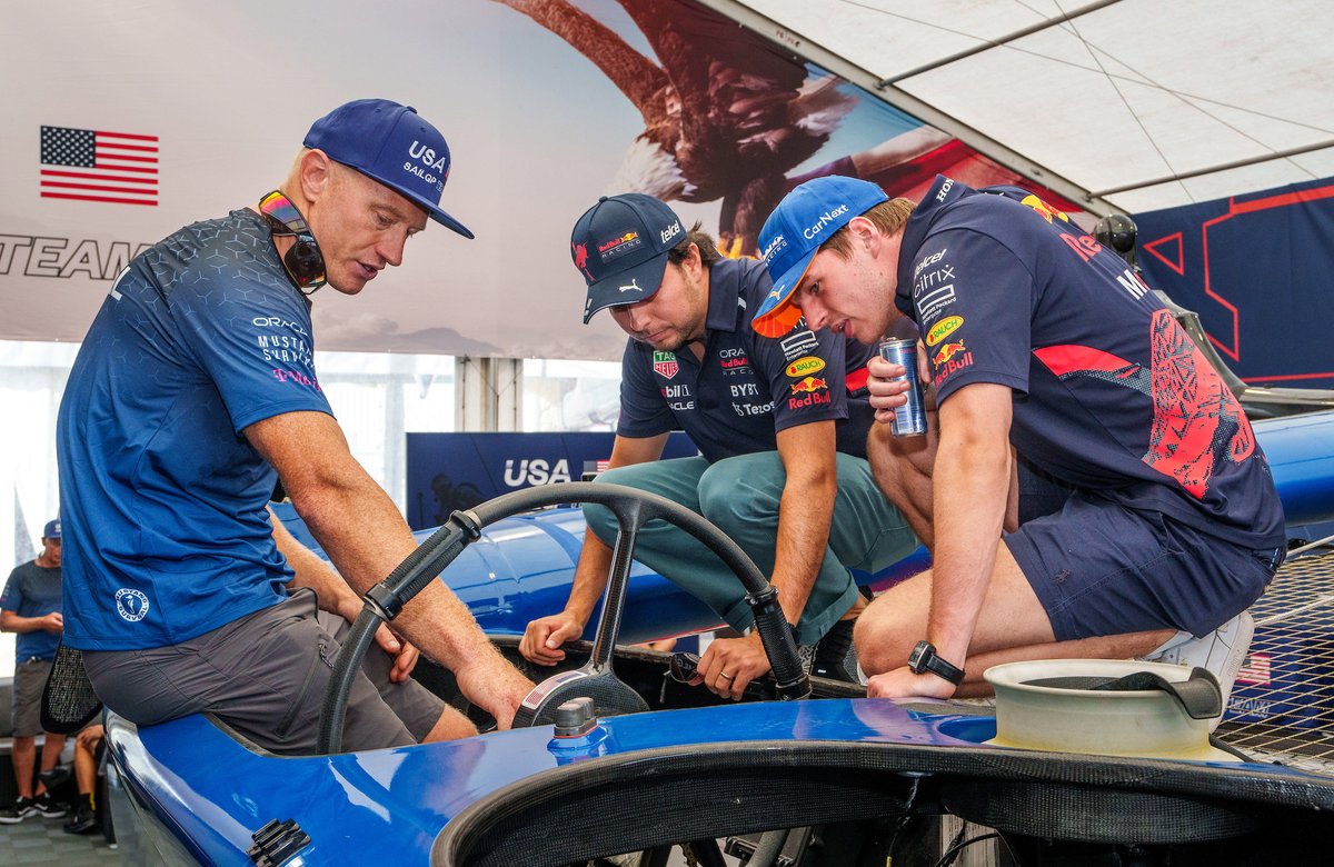 Jimmy Spithill, CEO & navegante del USA SailGP Team, Sergio Pérez, Red Bull Racing; Max Verstappen, Red Bull Racing