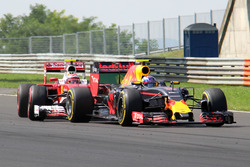 Max Verstappen, Red Bull Racing RB12, Kimi Raikkonen, Ferrari SF16-H