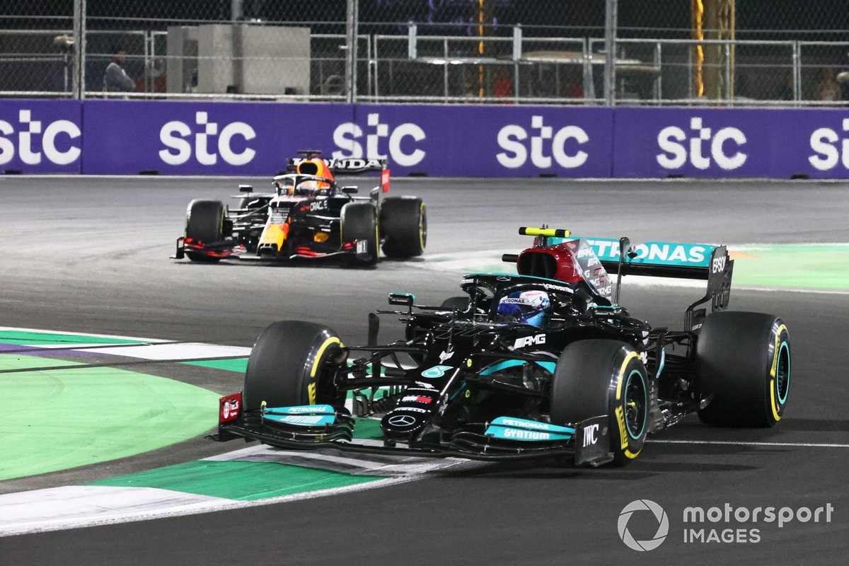 Valtteri Bottas, Mercedes W12, Max Verstappen, Red Bull Racing RB16B