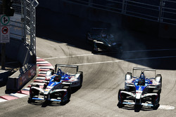 Robin Frijns, Amlin Andretti Formula E Team, leads Antonio Felix da Costa, Amlin Andretti Formula E