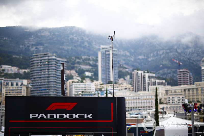 Atmosfera nel Paddock