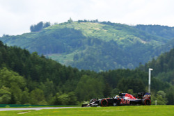 Carlos Sainz Jr., Scuderia Toro Rosso STR11