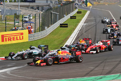Льюіс Хемілтон, Mercedes AMG F1; Ніко Росберг, Mercedes AMG F1; та Даніель Ріккардо, Red Bull Racing