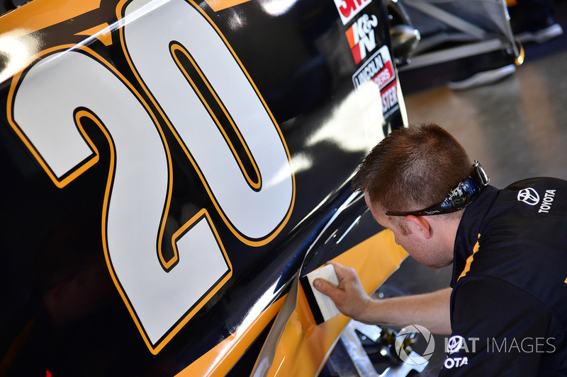 Erik Jones, Joe Gibbs Racing Toyota crew