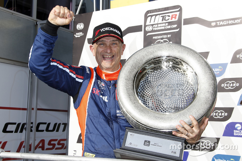 Podyum: Yarış galibi Gabriele Tarquini, BRC Racing Team Hyundai i30 N TCR