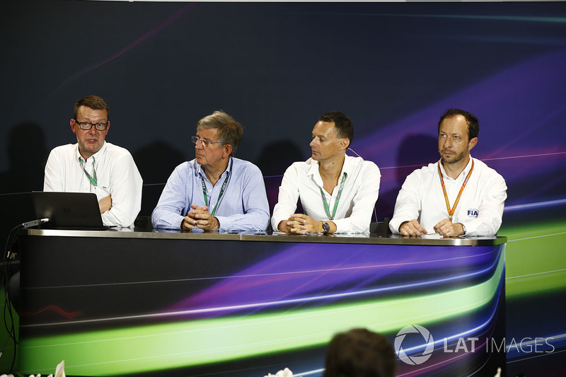 Ian Burrows, Nigel Geach, Charles Bradley, Motorsport.com Editor in Chief and Peter Bayer, FIA Secre
