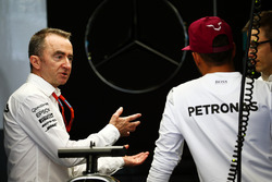 Paddy Lowe, Mercedes AMG F1, mit Lewis Hamilton, Mercedes AMG F1