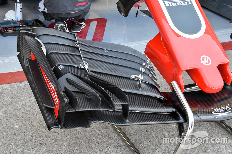 Detalle del alerón delantero del Haas F1 Team VF-18