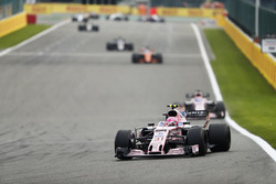 Esteban Ocon, Sahara Force India F1 VJM10, Sergio Perez, Sahara Force India F1 VJM10