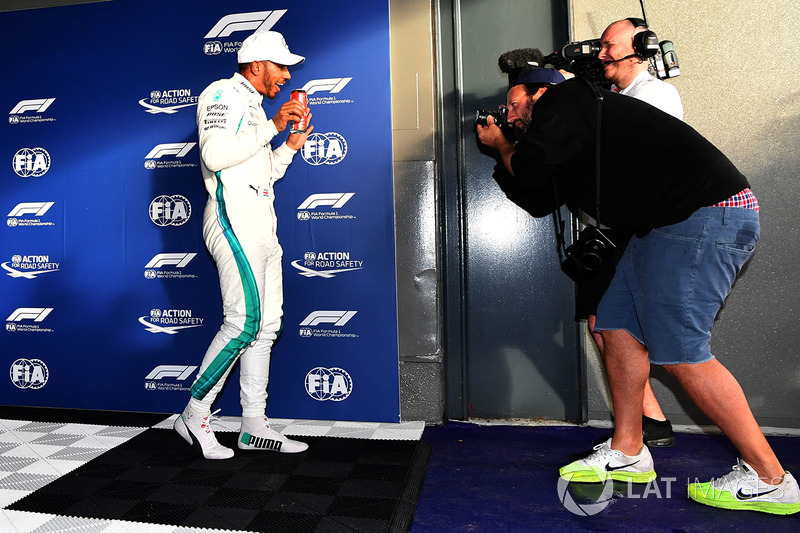 Pole pozisyonu sahibi Lewis Hamilton, Mercedes-AMG F1