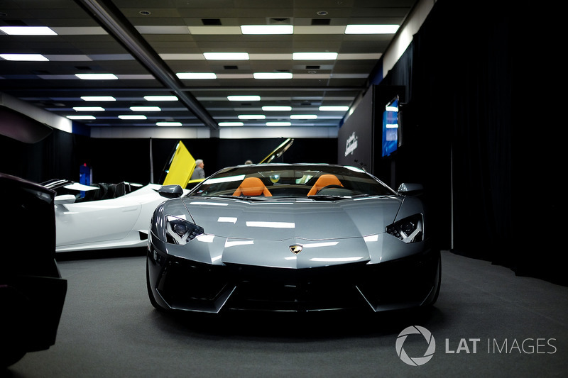 Lamborghini Aventador