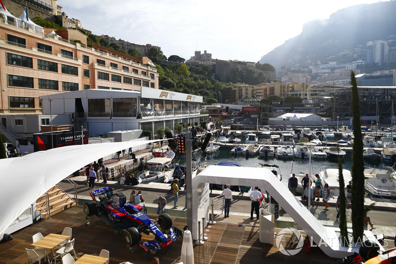 Зона Toro Rosso у Red Bull Energy Station
