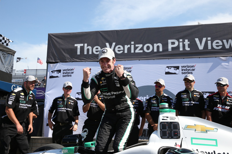 Ganador de la pole Simon Pagenaud, Team Penske Chevrolet