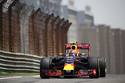 Daniil Kvyat, Red Bull Racing RB12