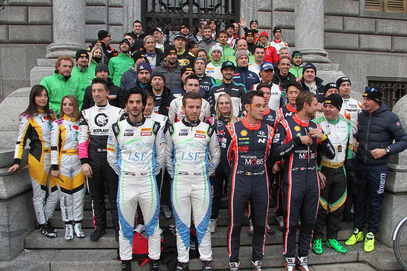 Foto grupal de pilotos