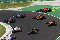 Daniel Ricciardo, Red Bull Racing RB13, auf Abwegen