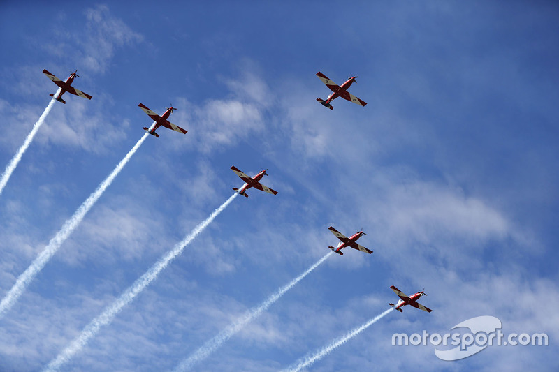 Pilatus PC-9C RAAF Aerobatic Display team, The Roulettes