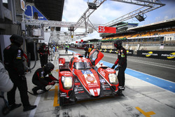 №25 CEFC Manor TRS Racing Oreca 07 Gibson: Роберто Гонсалес, Симон Труммер, Виталий Петров