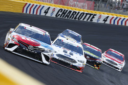 Kyle Busch, Joe Gibbs Racing Toyota Kevin Harvick, Stewart-Haas Racing Ford