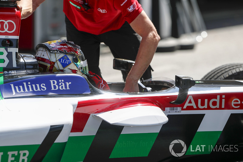 Daniel Abt, Audi Sport ABT Schaeffler pulls back into the pits