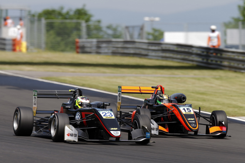 Jonathan Aberdein, Motopark Dallara F317 - Volkswagen, Keyvan Andres, Van Amersfoort Racing Dallara F317 - Mercedes-Benz