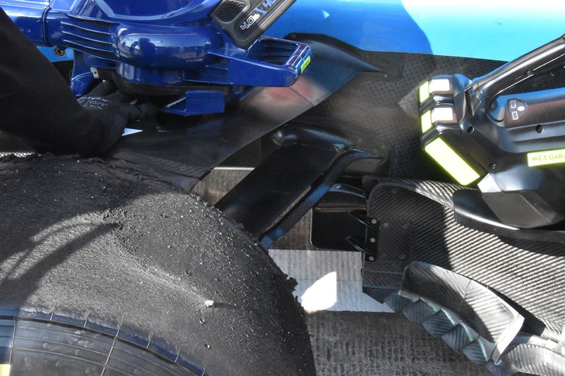 Williams FW42, dettaglio della sospensione anteriore
