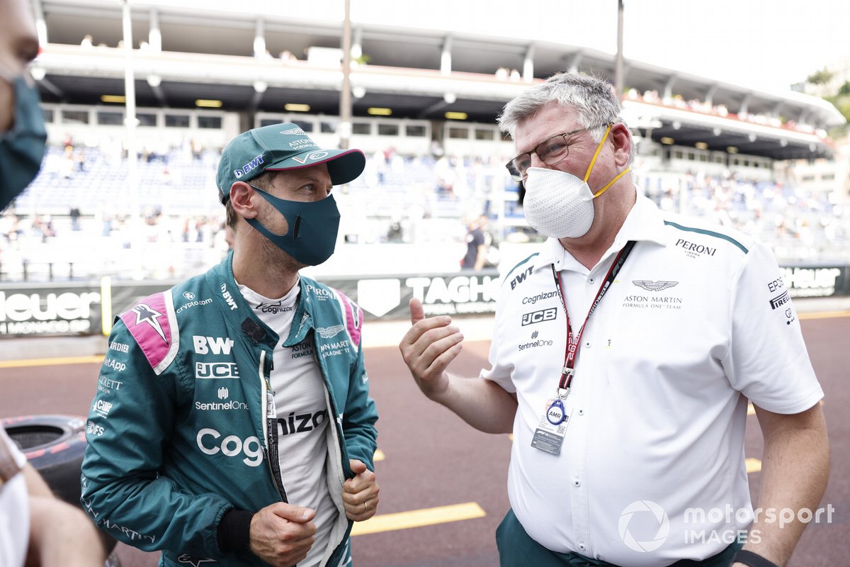 Sebastian Vettel, Aston Martin, with Otmar Szafnauer, Team Principal and CEO, Aston Martin F1