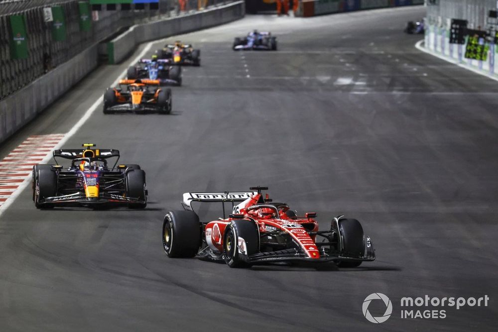 Charles Leclerc, Ferrari SF-23, Sergio Pérez, Red Bull Racing RB19, Oscar Piastri, McLaren MCL60