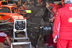 Cambio del bargeboard e del fondo sulla Ferrari SF71H di Kimi Raikkonen
