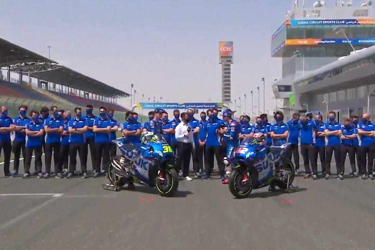 Anggota tim Suzuki MotoGP