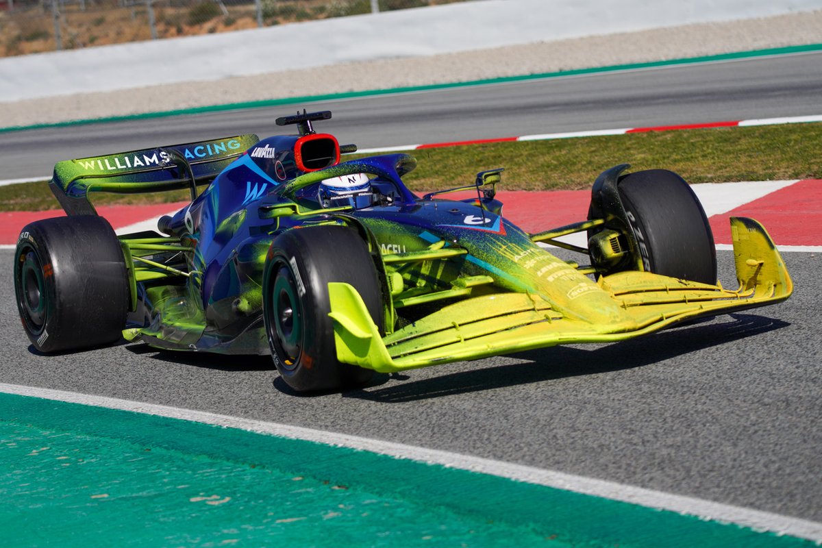 Nicholas Latifi, Williams FW44, effettua prove di aerodinamica con vernice flo viz