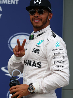 Lewis Hamilton, Mercedes AMG F1 Team feiert seine Pole-Position im Parc Ferme