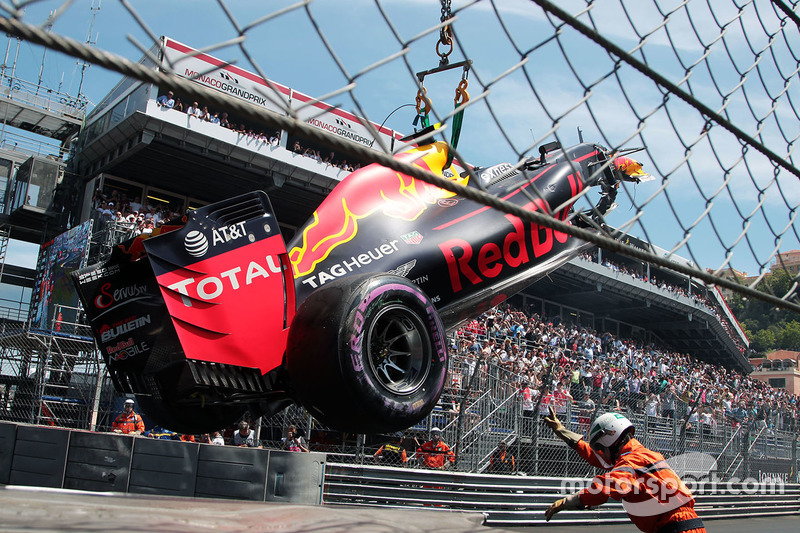 Das Auto von Max Verstappen, Red Bull Racing, nach dem Crash