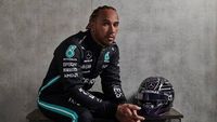 Lewis Hamilton Jelaskan Alasan Perpanjang Kontrak Satu Tahun