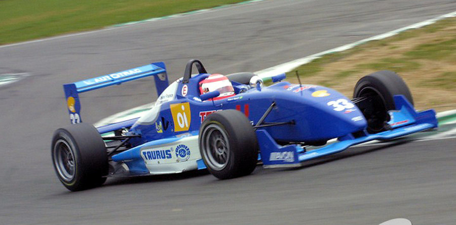 Van der Merwe gets round three pole at Snetterton Van der Merwe gets round three pole at Snetterton