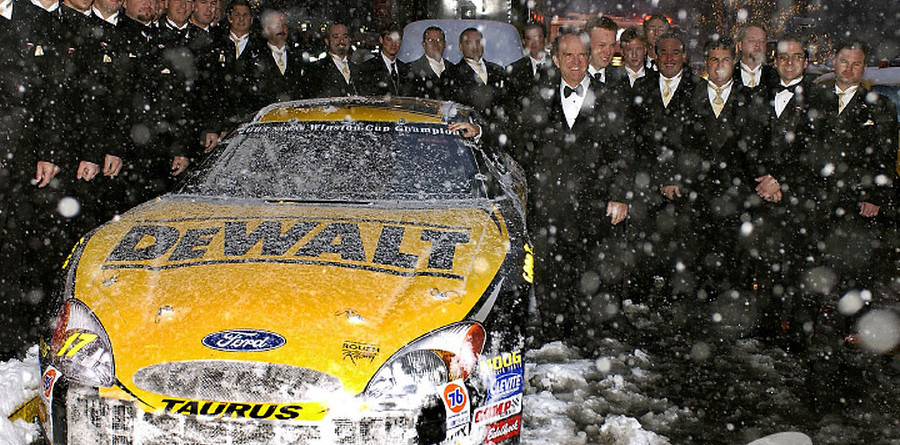 Kenseth receives accolades at champion banquet Kenseth receives accolades at champion banquet