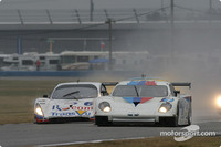 Race resumes as rain continues in Daytona Race resumes as rain continues in Daytona