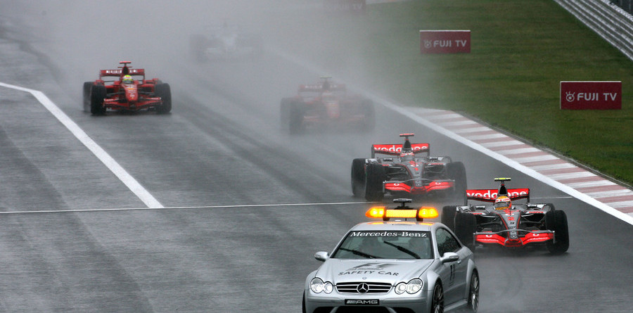 Hamilton wins rain-soaked Japanese GP Hamilton wins rain-soaked Japanese GP