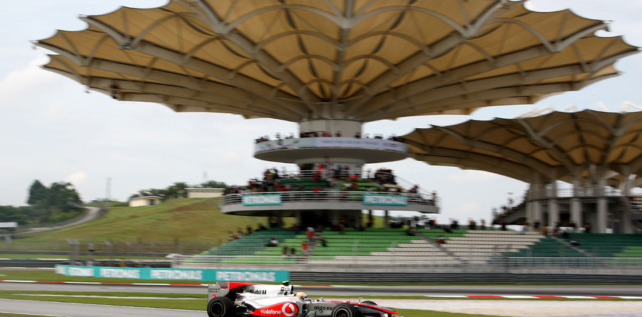 Hamilton leads the way in Friday Malaysia practices Hamilton leads the way in Friday Malaysia practices