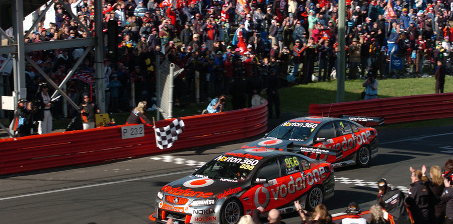Lowndes and Skaife claim another Bathurst 1000 title Lowndes and Skaife claim another Bathurst 1000 title