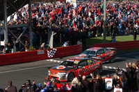 Lowndes and Skaife claim another Bathurst 1000 title Lowndes and Skaife claim another Bathurst 1000 title