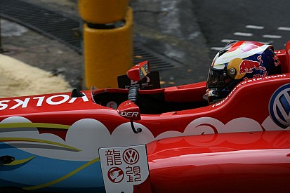 Volkswagen racer Félix da Costa takes pole in Macau